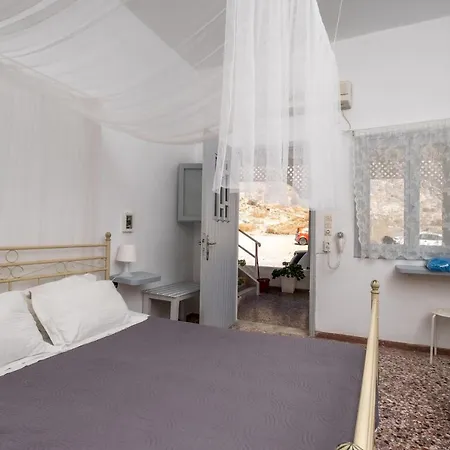Sagma Beach Rooms Perissa (Santorini)