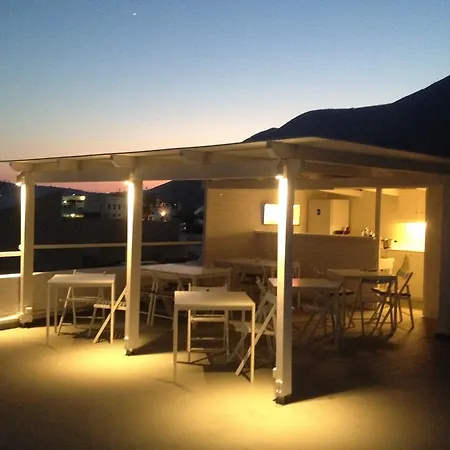 Sagma Beach Rooms Perissa (Santorini)