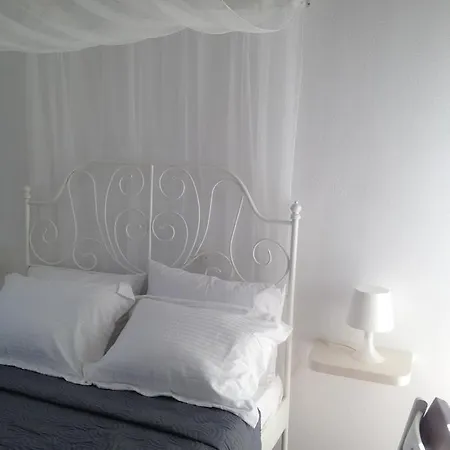 Sagma Beach Rooms Bed & Breakfast 2*