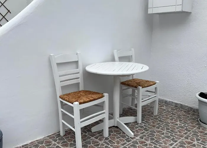 Sagma 3* Perissa (Santorini)