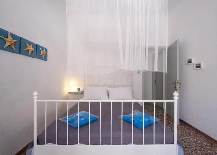 Bed & Breakfast Sagma Perissa (Santorini)