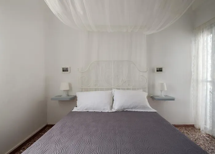 Bed & Breakfast Sagma Perissa (Santorini)